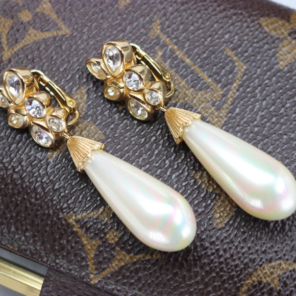 ⚜️ Vintage Christian Dior Crystal & Pearl Earrings - Picture 3 of 16